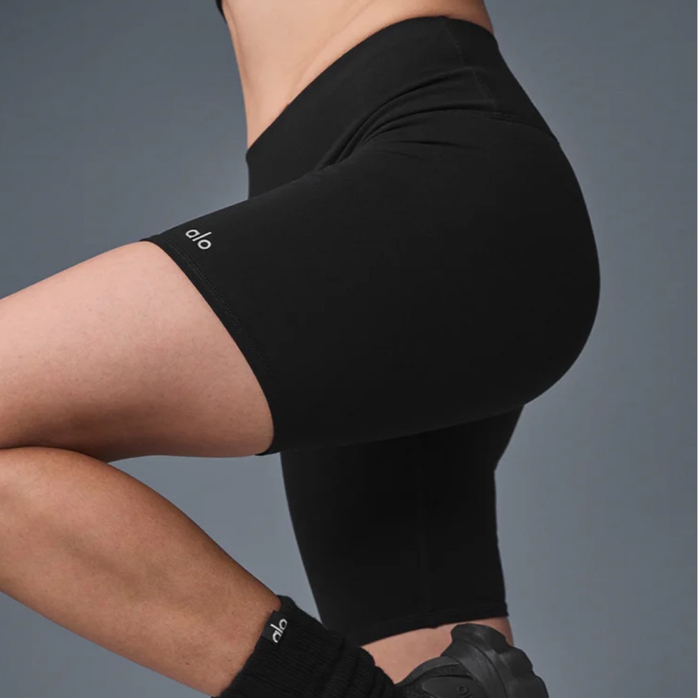 ALO Yoga Black Bike Shorts Moisture-Wicking Performance